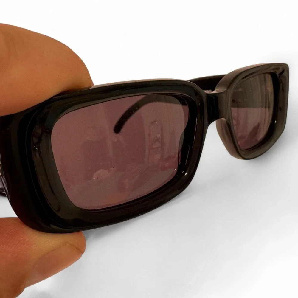 Vintage Gucci 2409/N/S Sunglasses Black Frame Purple Lens Y2K